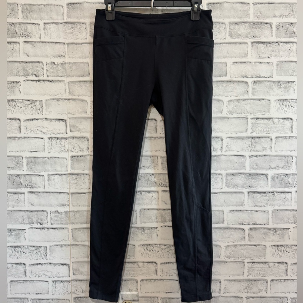 Athleta black athletic leggings ankle length, back & side pockets ~Medium